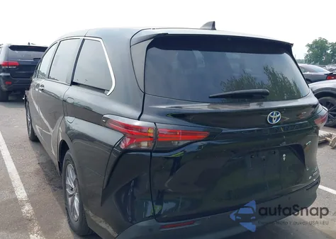 2022 Toyota Sienna Xle z USA, uszkodzony, nr VIN 5TDYRKECXNS109318